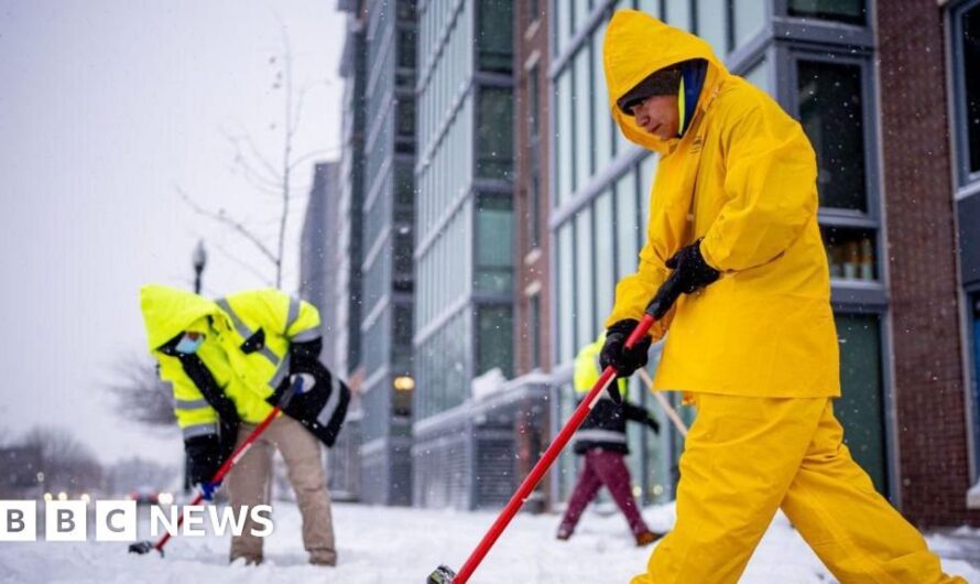 Five dead as snow wreaks havoc across US
